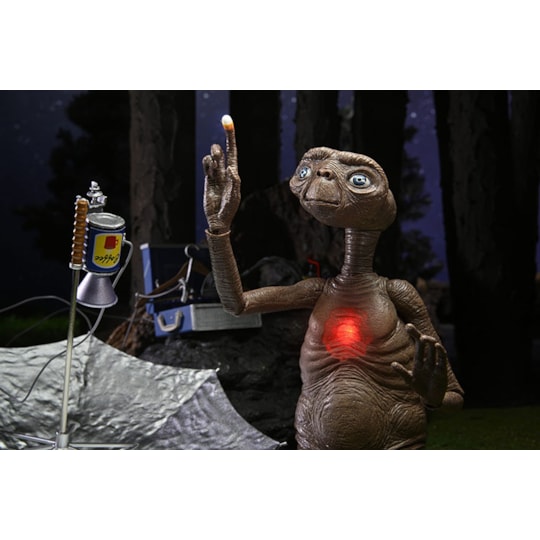 Boneco Articulado E.T Ultimate Deluxe NECA