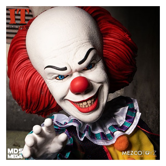 Boneco Pennywise 1990 Miniseries Mega Scale Talking Doll 38 Cm - Mezco