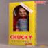 Boneco Sneering Chucky 38 cm - Mega Scale Talking Doll Child's Play 2  - Mezco