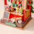 Kit de Montar Cocoa Shop Book Nook Diorama para prateleira - Hands Craft Rolife