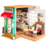 Kit de Montar Simon's Cafe Book Nook Diorama para prateleira Hands Craft Rolife