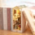 Kit de Montar Sunshine Town Book Nook Diorama para prateleira - Hands Craft Rolife