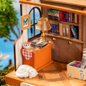 Kit de Montar The Muse Bookshop Book Nook Diorama para prateleira - Hands Craft Rolife