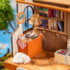 Kit de Montar The Muse Bookshop Book Nook Diorama para prateleira - Hands Craft Rolife