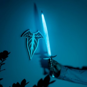 Luminária Sting Ferroada Espada do Frodo - O Senhor dos Anéis - Lord of the Rings - Grupo Erik