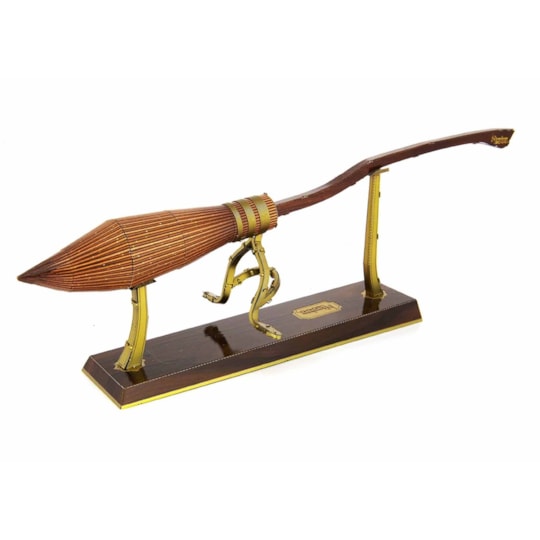 Nimbus 2000 Harry Potter Kit de Montar de Metal - Metal Earth - Fascinations