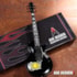 Réplica Guitarra Miniatura Kirk Hammett Skull & Spider Web - Metallica - Axe Heaven