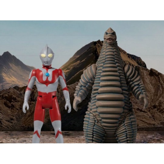 Ultraman and Red King Boxed Set - 5 Points Figures - Mezco